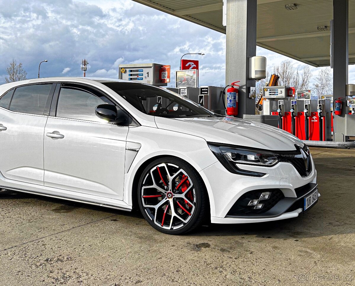 Renault Megane 4 RS TROPHY