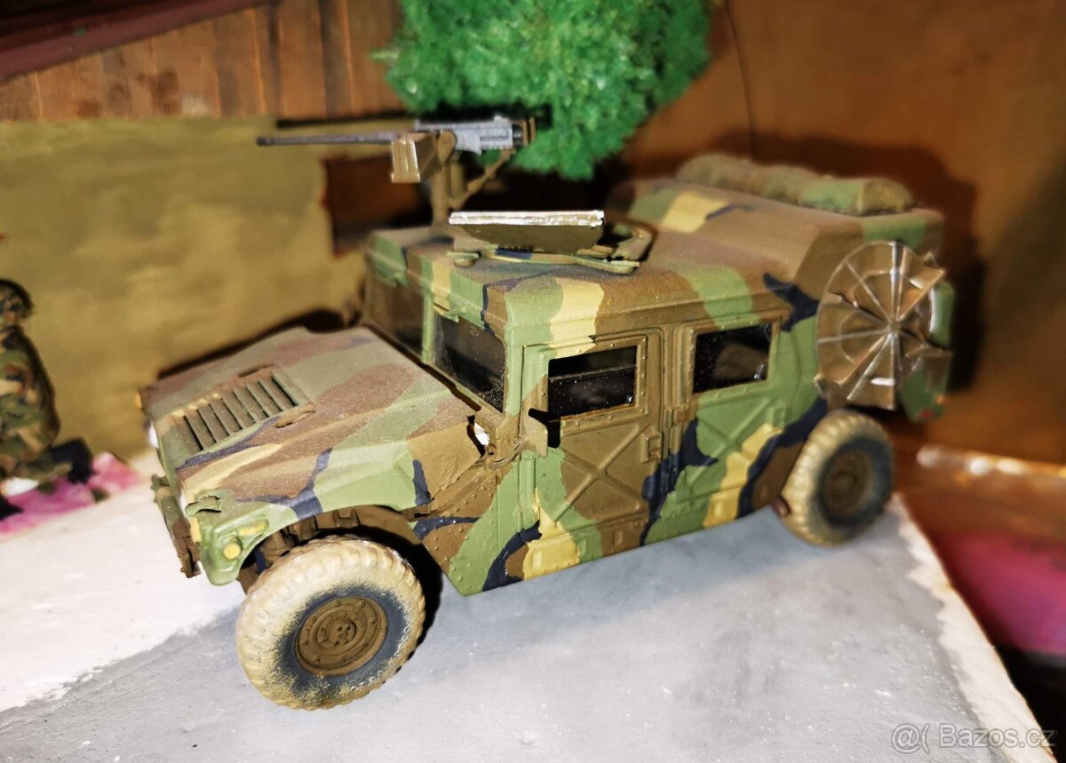 Dioráma Humvee + pěchota USMC 1/35