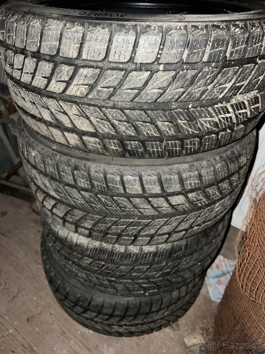 Zimní pneumatiky 225/45 R17