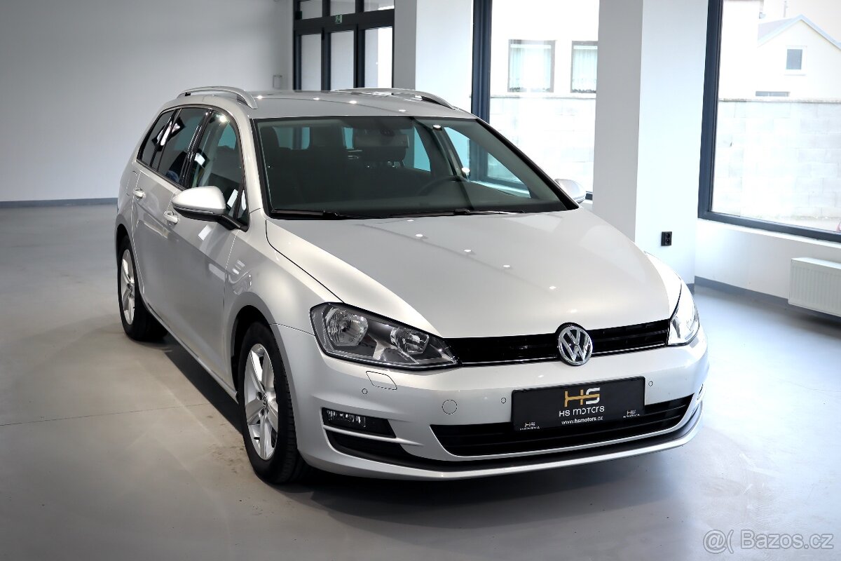 VW GOLF VII Variant  sklop. TAŽNÉ kamera VÝHŘEV  --PRODÁNO--