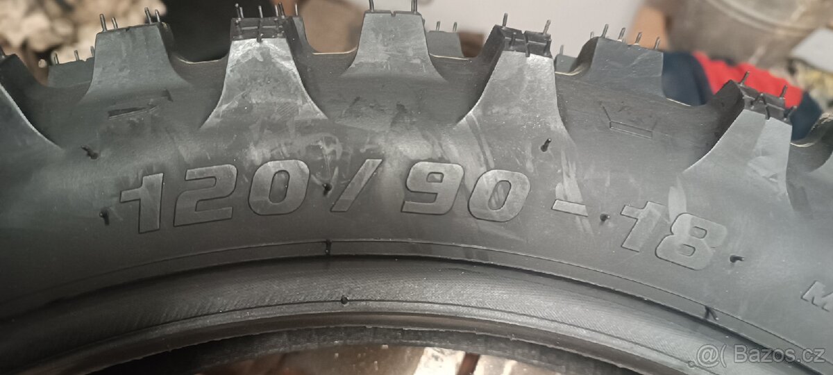 Moto pneu 120/90 r18