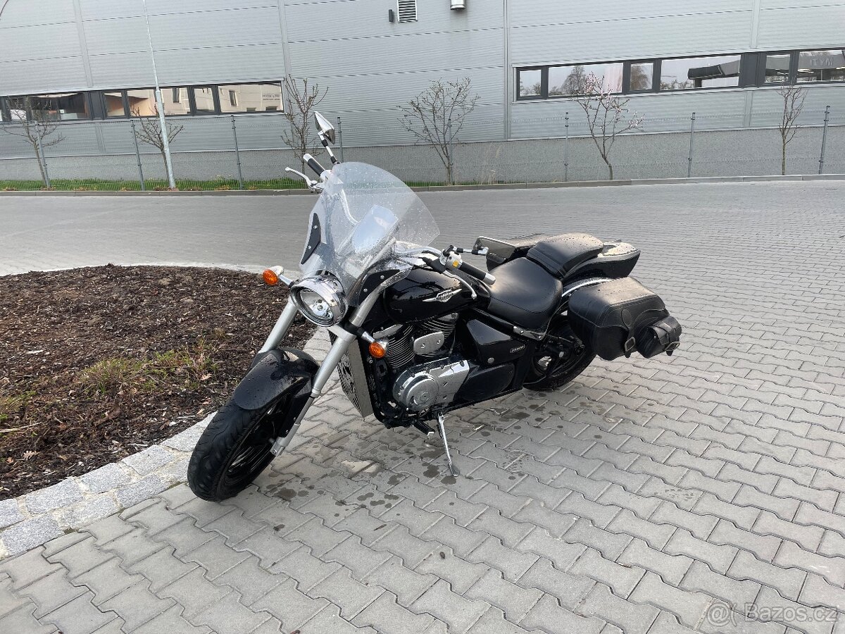 Suzuki Intruder 800