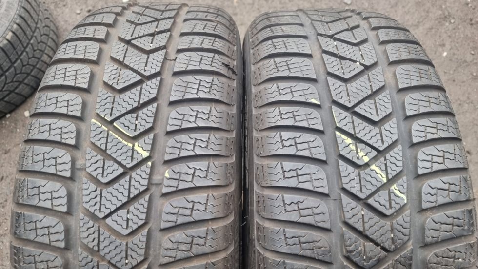 Zimní pneu 215/60/16 Pirelli