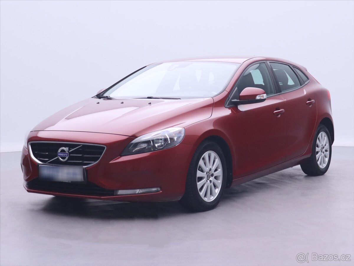 Volvo V40 1,6 D2 Momentum Aut. Navi Kůže (2014)