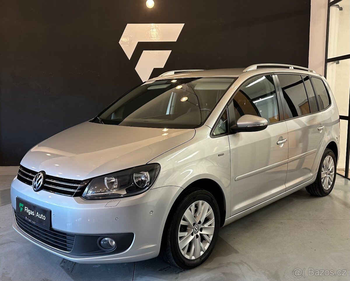 VW TOURAN II 2.0TDI 103KW EDICE LIFE 2013 7 MÍST NAVI TAŽNÉ