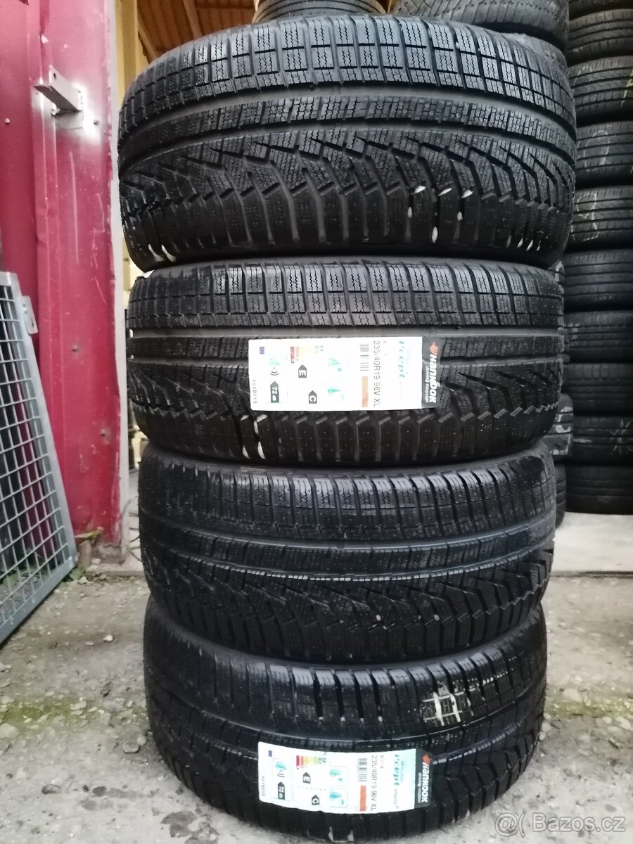 Zimní pneu = 235/40 R19 = HANKOOK