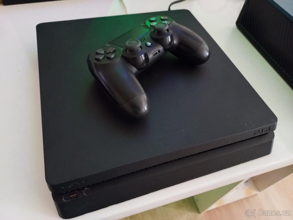 PS 4 SLIM /500GB/OVLADAC