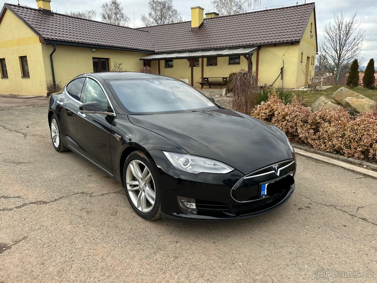 Tesla model S 70D, Dobíjení zdarma