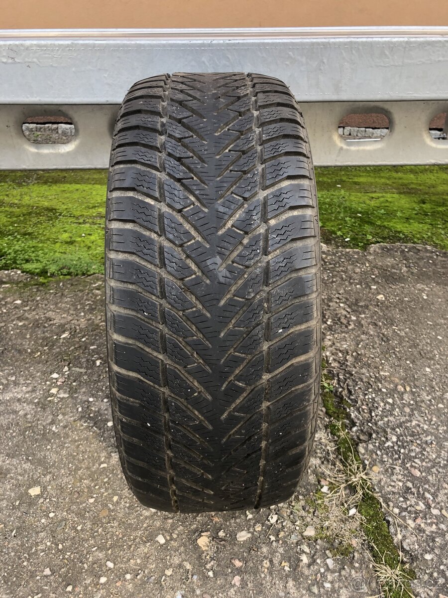 Zimní pneumatika GoodYear 225/55 R17