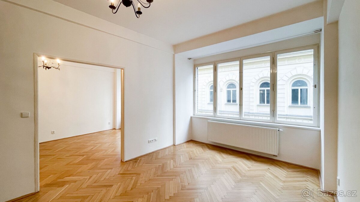 Pronájem nezařízeného bytu 2+1 83m2, balkon, 2 x WC, Staré M