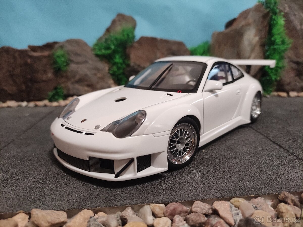 prodám model 1:18 porsche 911 GT3 RSR 996