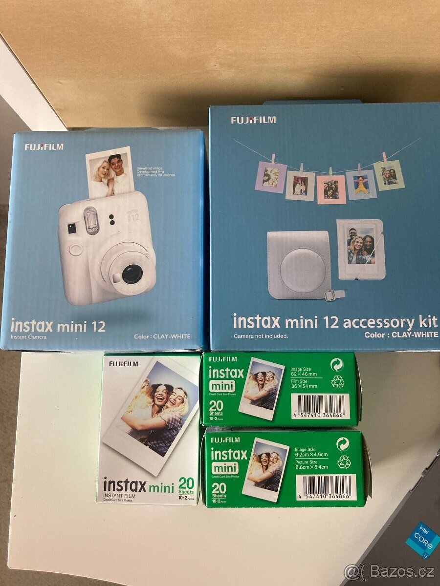 Fotoaparát instax mini 12 s obalem,náplněmi - nový, zabalený