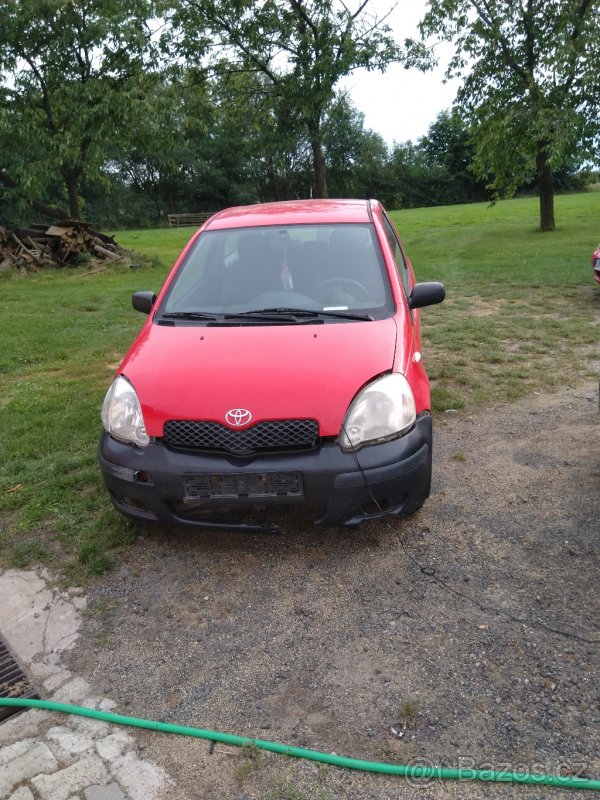 Toyota Yaris 1,0,r.2005