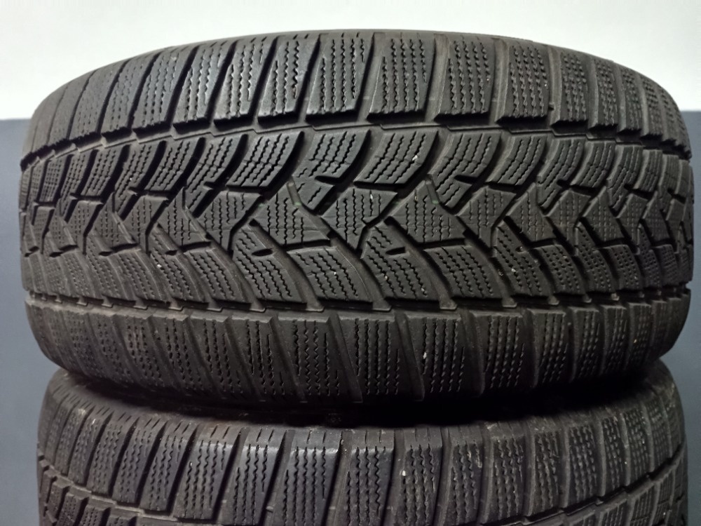 235/55 R17 DUNLOP (4818)