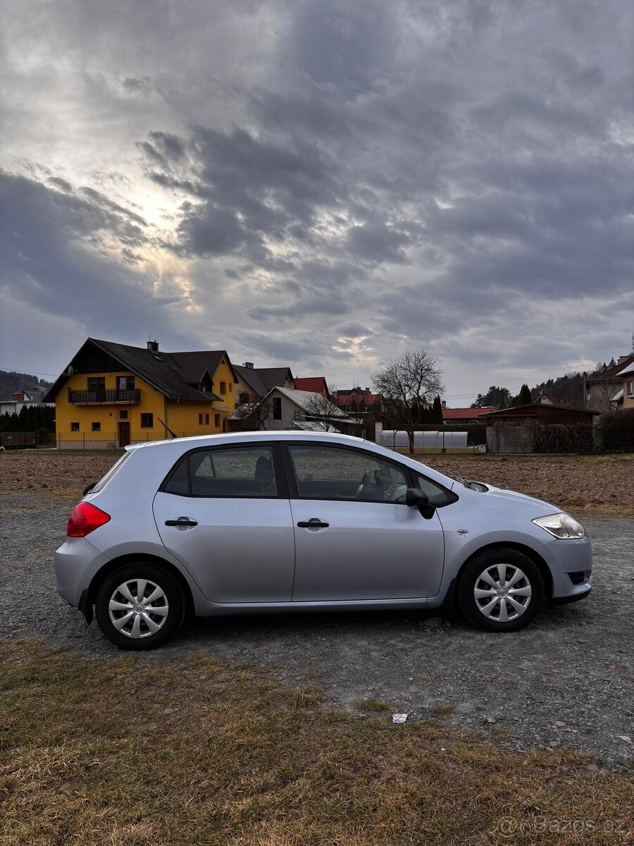 Toyota Auris 1,33 l Dual VVT-i 16V, 74 kW