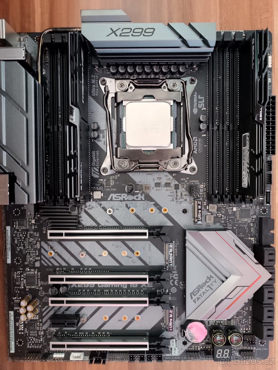 Asrock X299 Fatal1ty XE + i9-7980XE (delid)