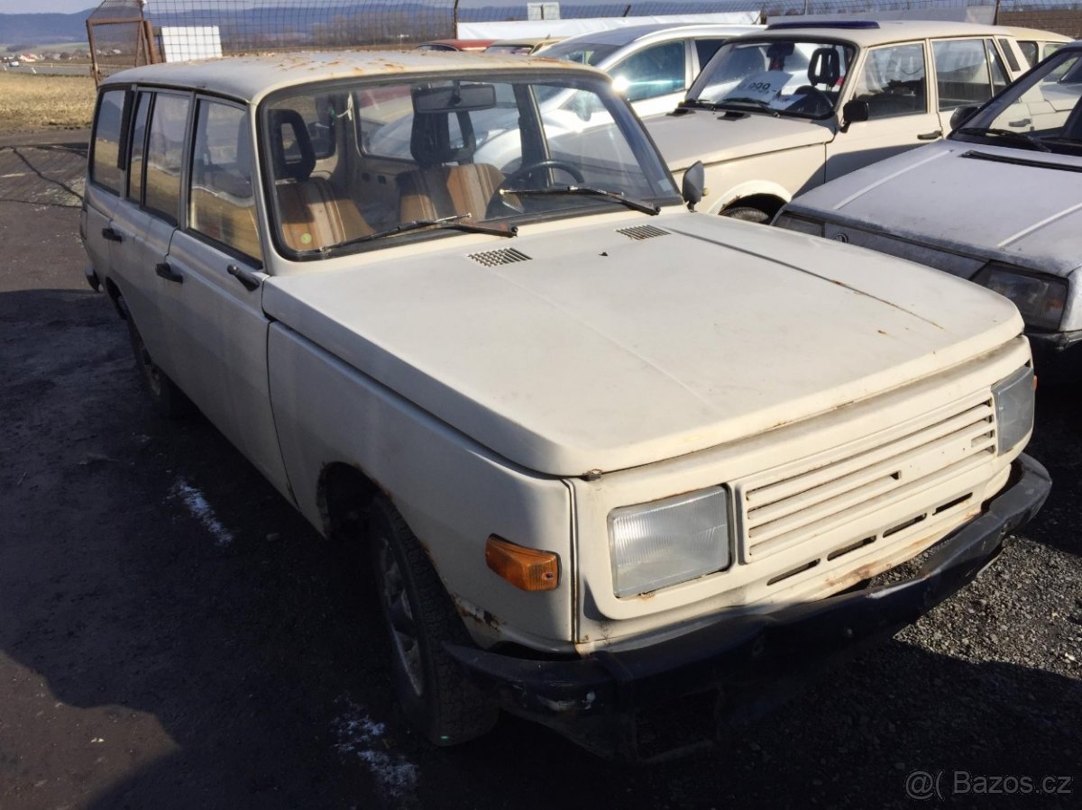 Prodám zachovalý pojízdný veteránský Wartburg 353 Tourist