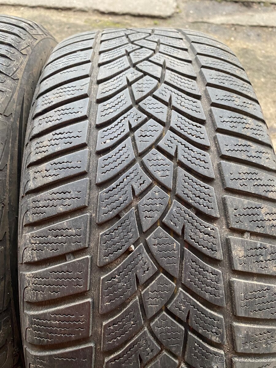 2x zimní pneu 215/55/16R goodyear