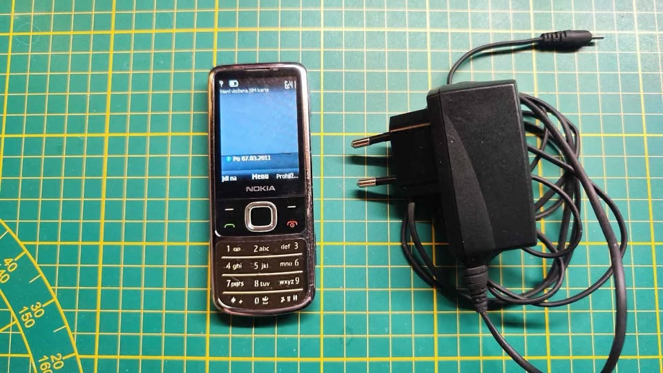 Nokia 6700