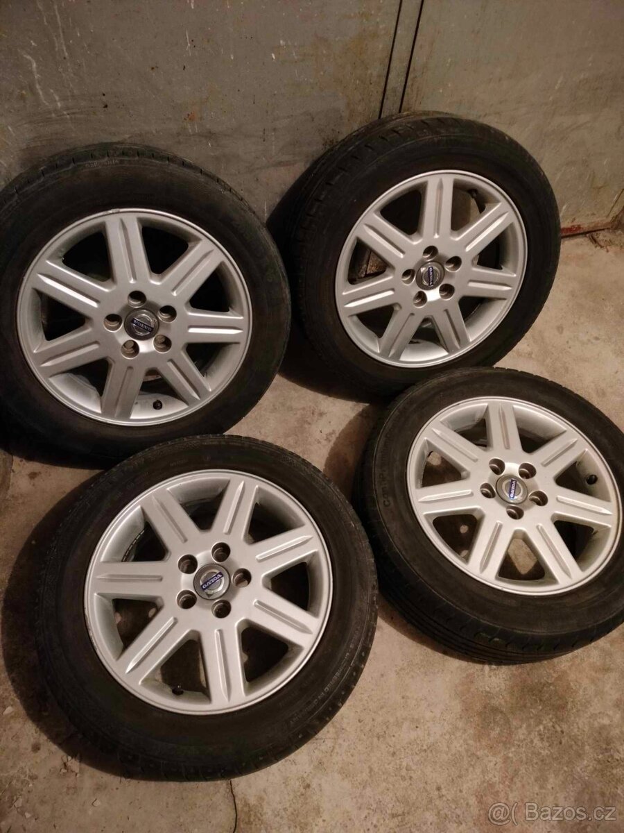 4ks alu disky orig Volvo 5x108 r16 + pneu