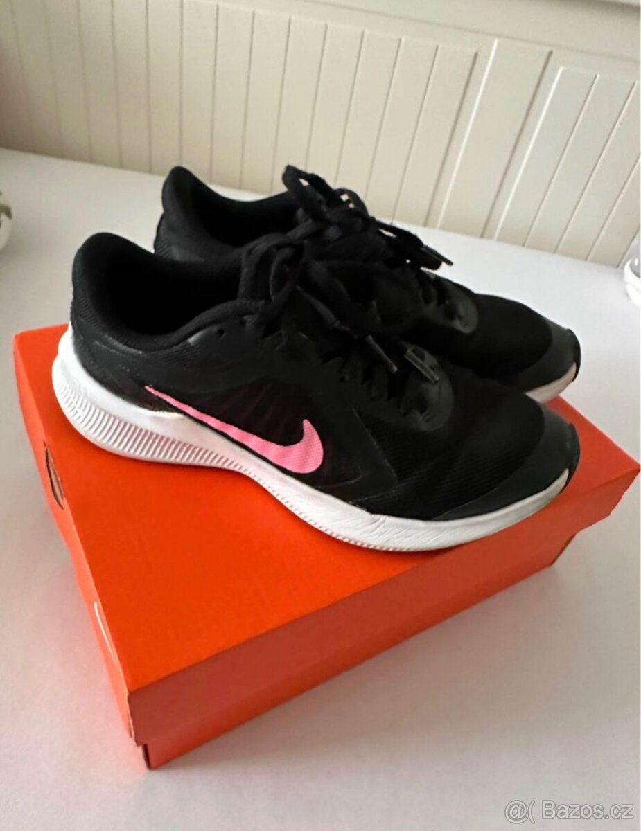 Nike tenisky 35,5