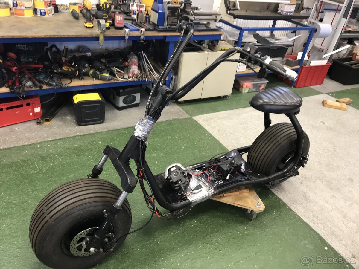 Prodám elektrickou koloběžku EcoWheel GR0 1000w 12Ah