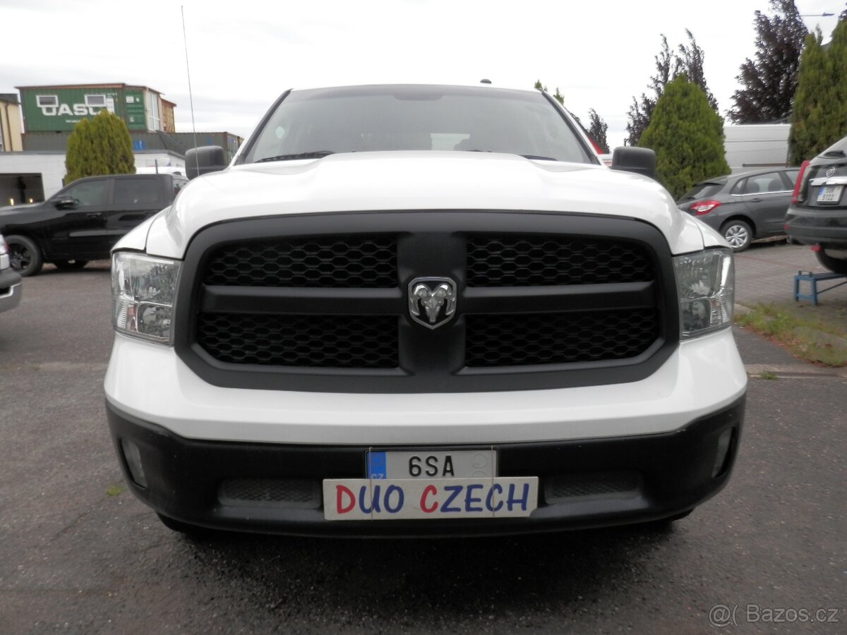 Dodge RAM 5.7i 291kW HEMI 4x4 BIG HORN 6.míst 1/2017