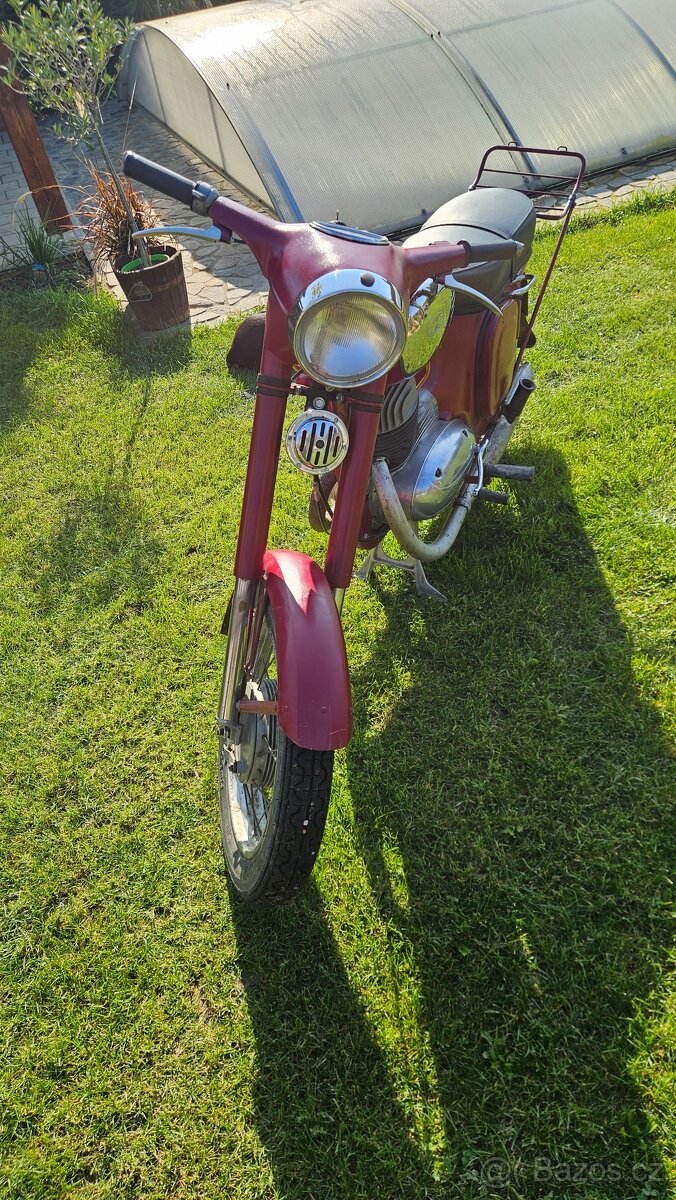 Jawa 250 (559)