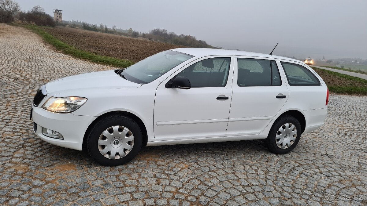 Škoda Octavia 2 1.6TDi 77kw, Servisní kniha