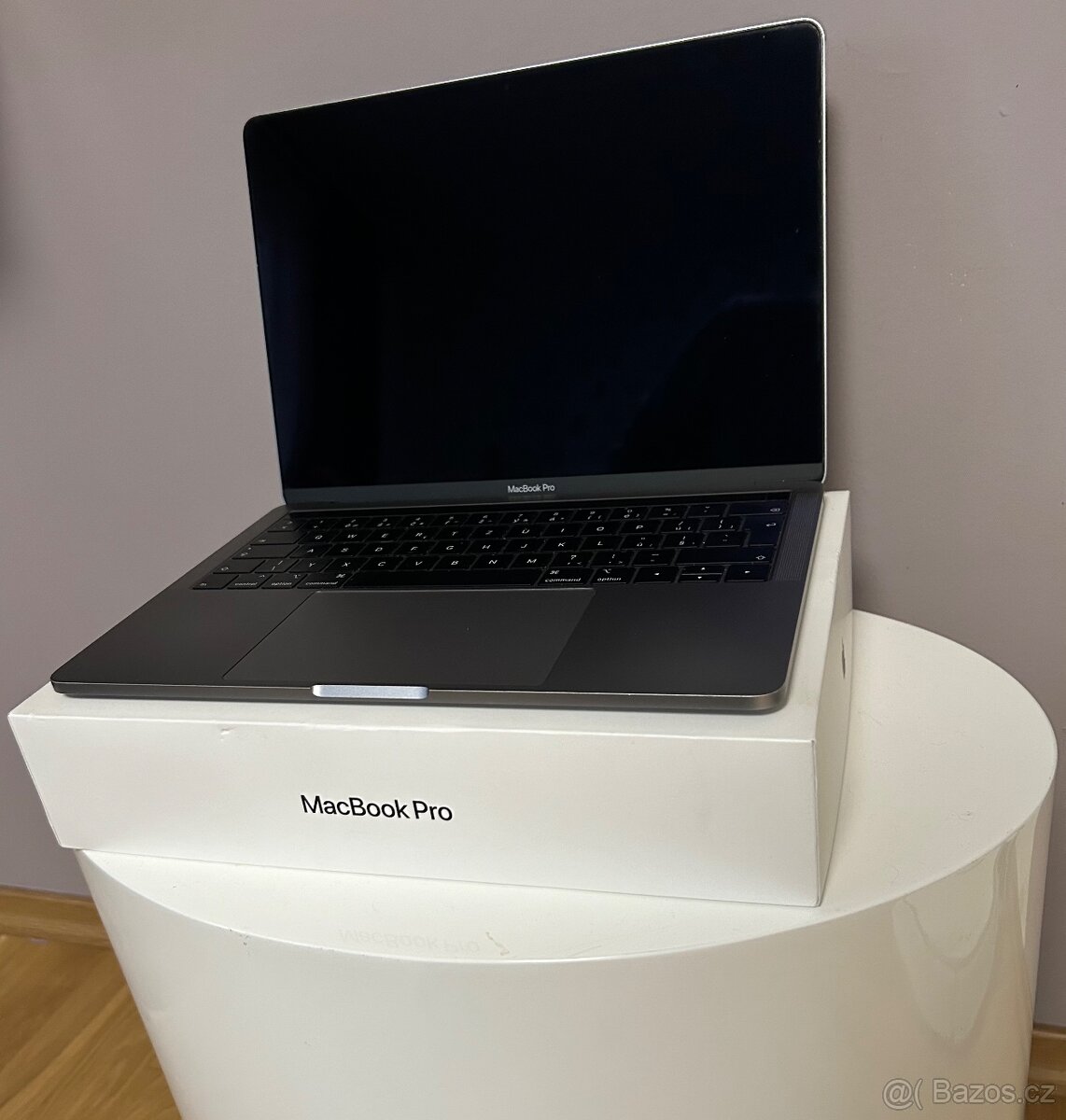 MacBook Pro 13,3” 2019 Retina displey Touch Bar 256GB, TOP