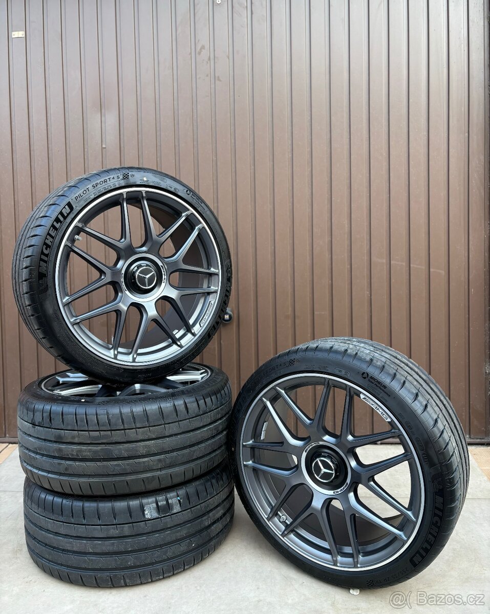 A45 CLA45 Mercedes Letní Michelin 255/35 R19 96Y