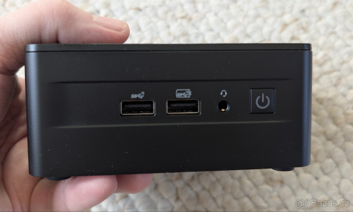 Asus NUC 12 s i5 1240P