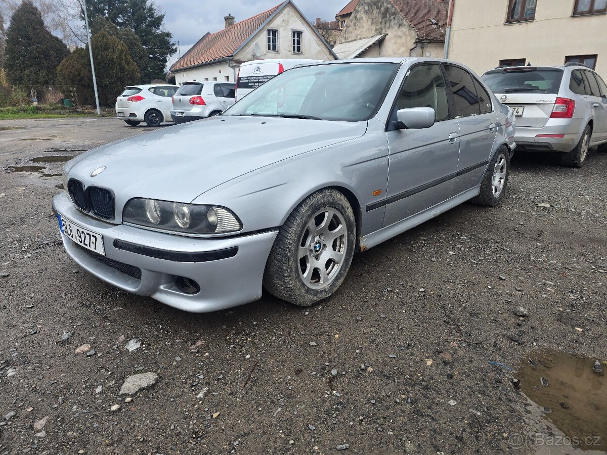 Bmw e39 535ia v8