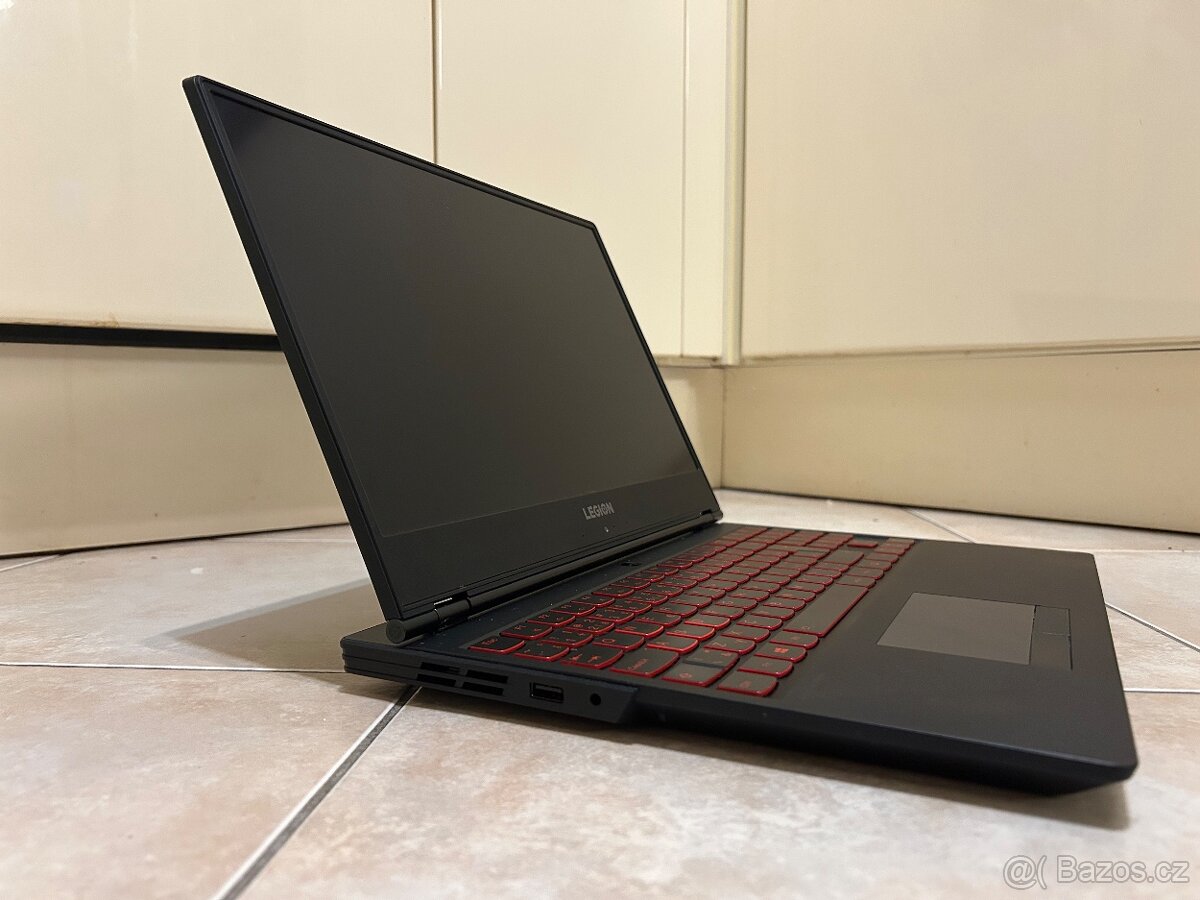 Lenovo Legion Y7000, herní notebook