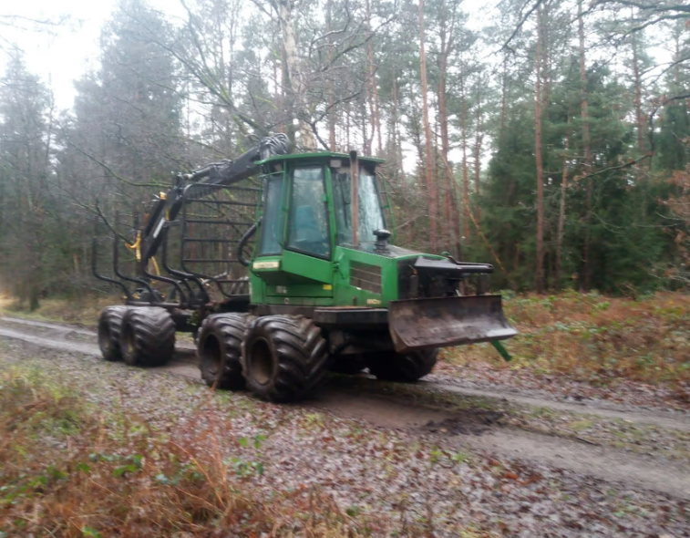 Vyvážecí souprava JOHN DEERE 810D