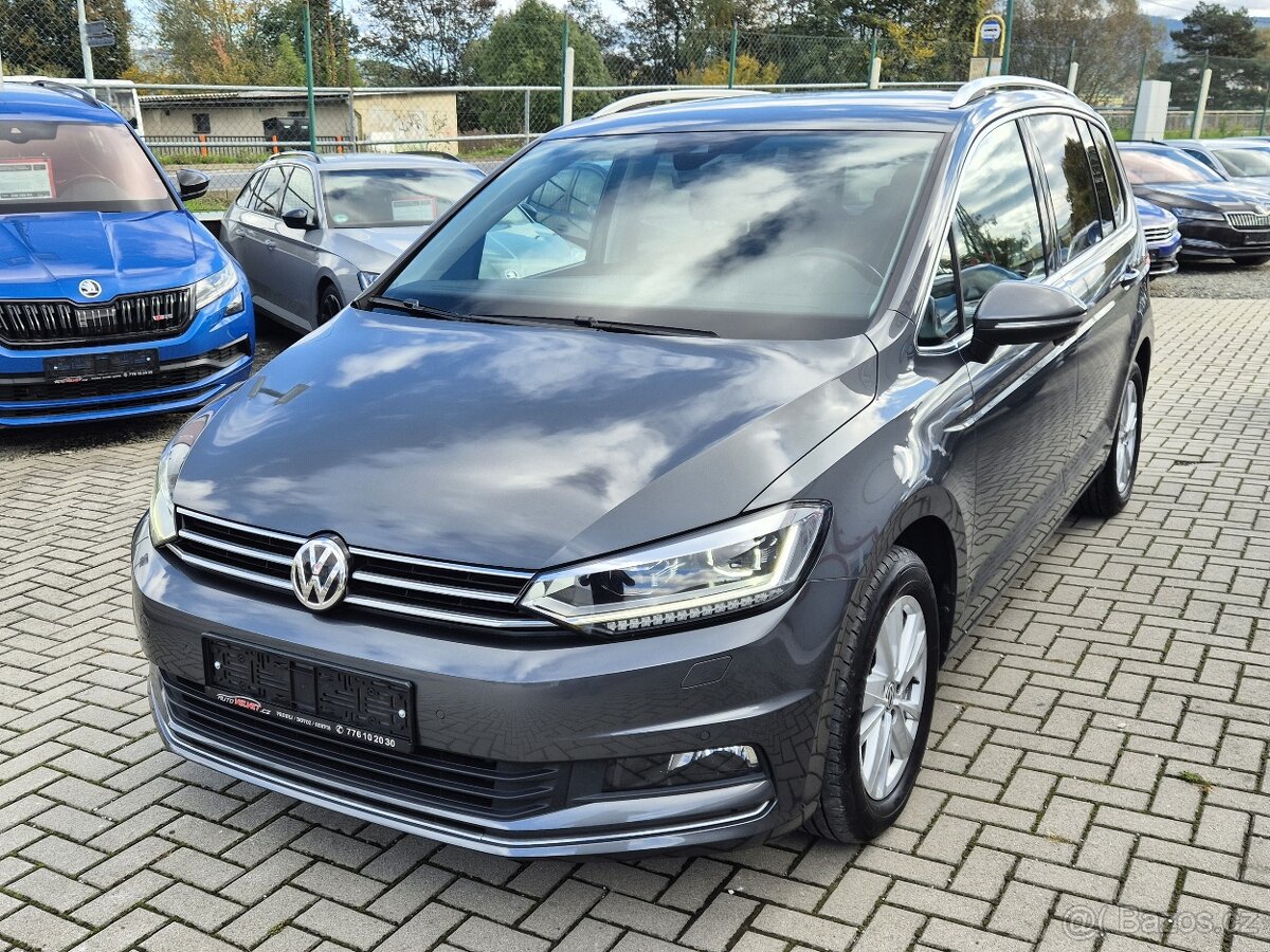 VW Touran DSG HIGHLINE 7 Míst FullLED VYHŘ.SEDAČKY KAMERA