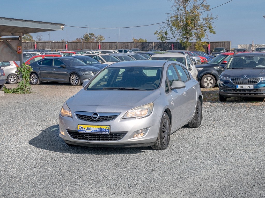 Opel Astra 1.6i 16V ČR  1. MAJ STK 10/2025 ZIMNÍ PNEU