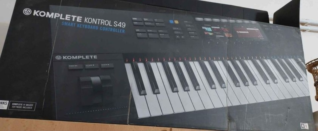 Maschine Komplete Kontrol S49 MK2.