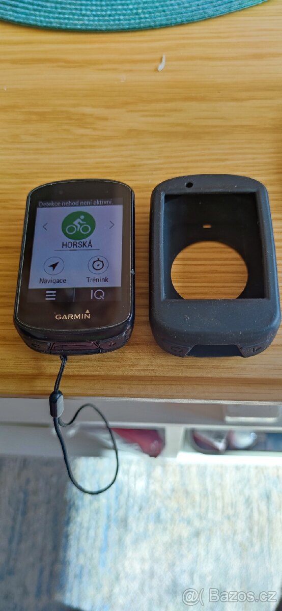 Garmin 830 + předsunutý držák Garmin