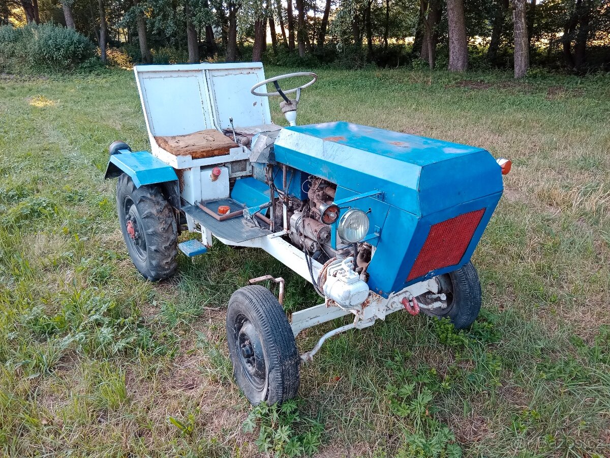 Traktor domácí výroby, motor octavia