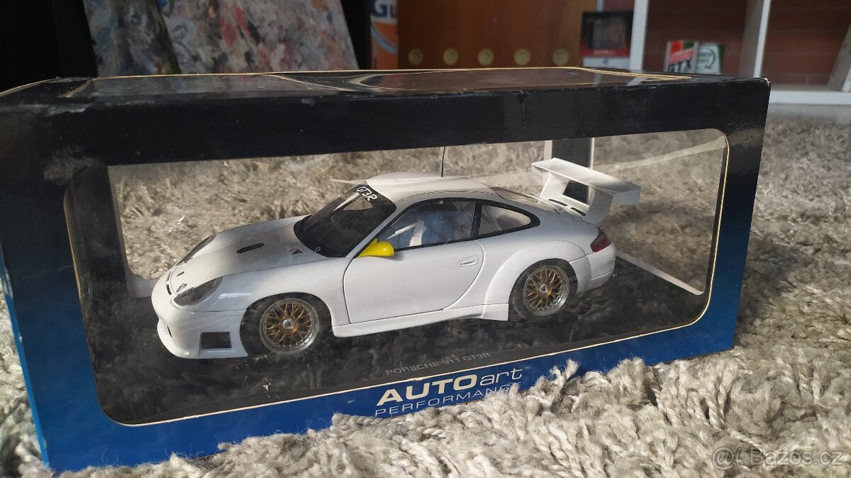 AutoArt Porsche 911 GT3R 1:18