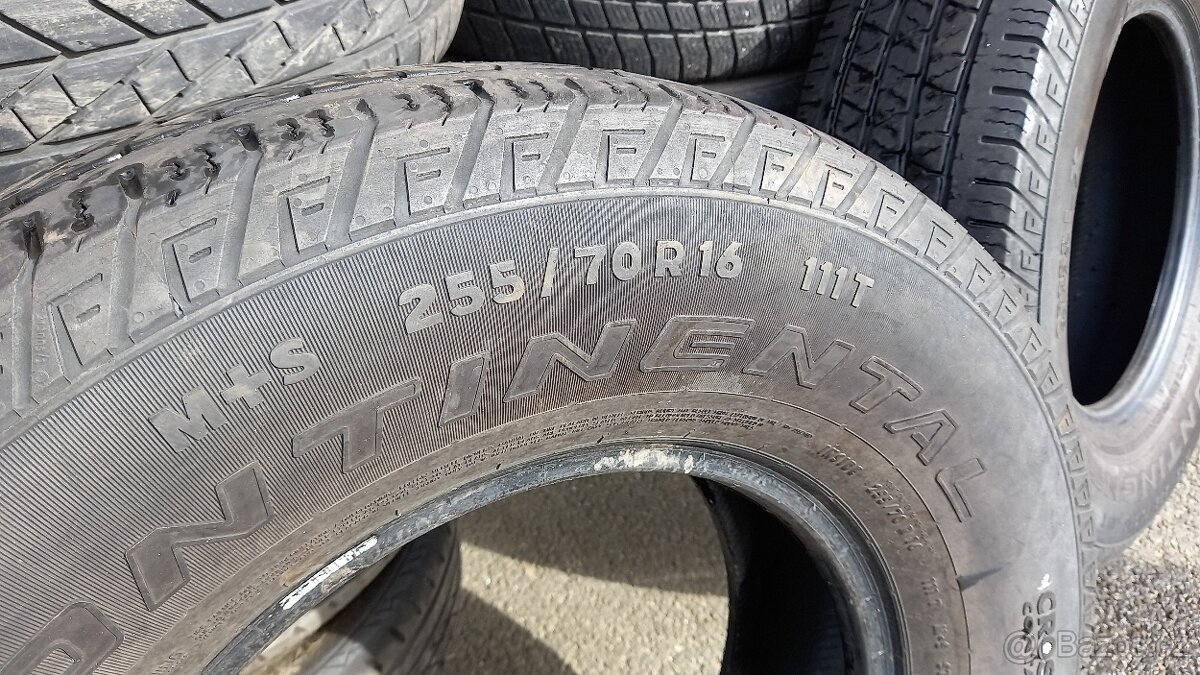 Pneu 255/70R16 Continental