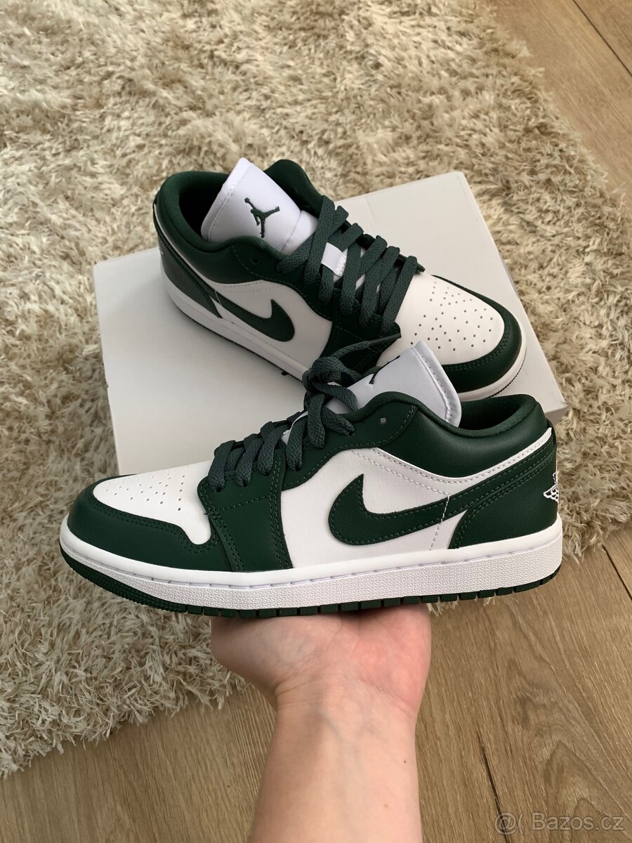 Air Jordan 1 Low Galactic Jade