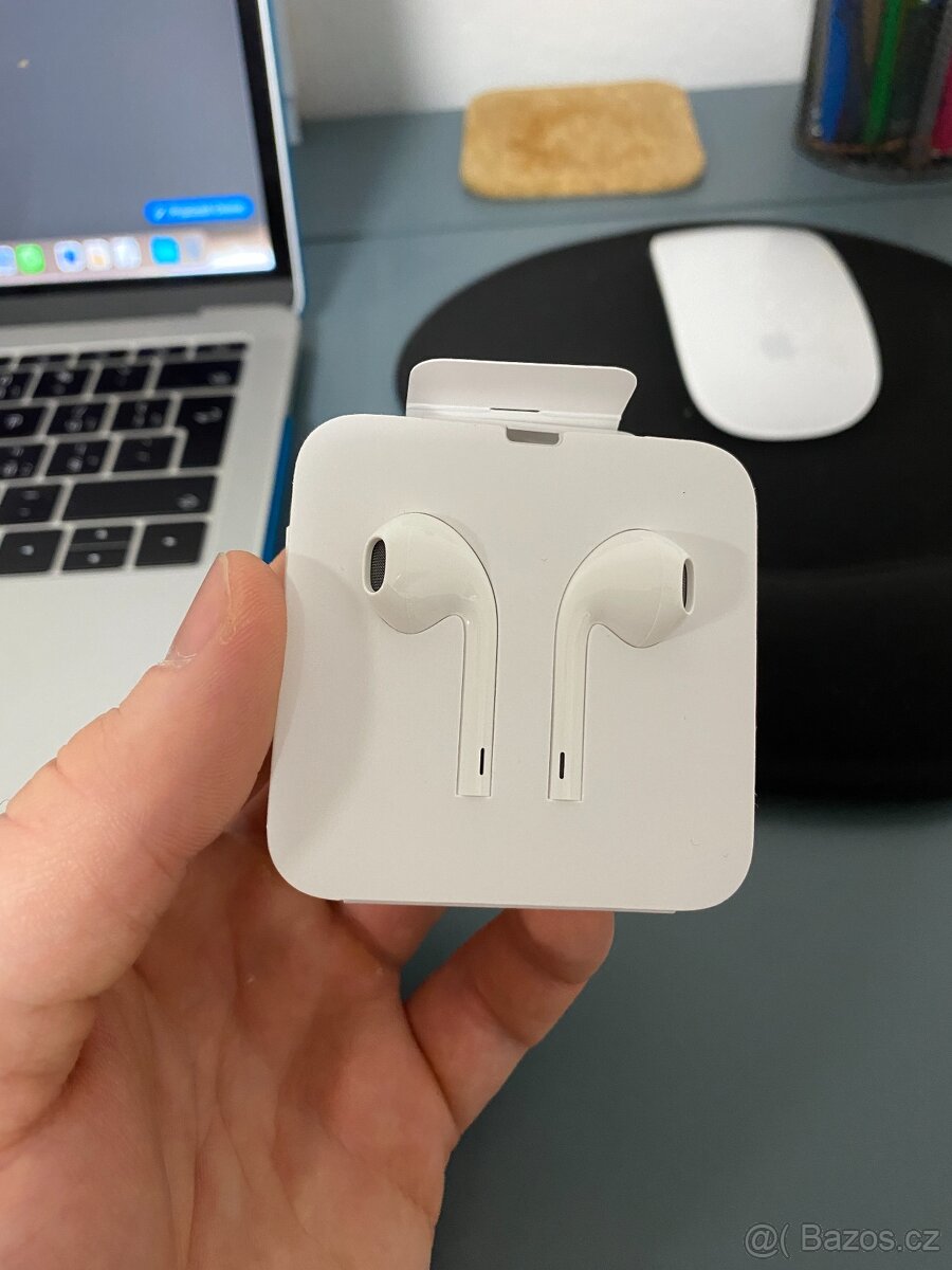 Prodej sluchátek  EarPods Lightning