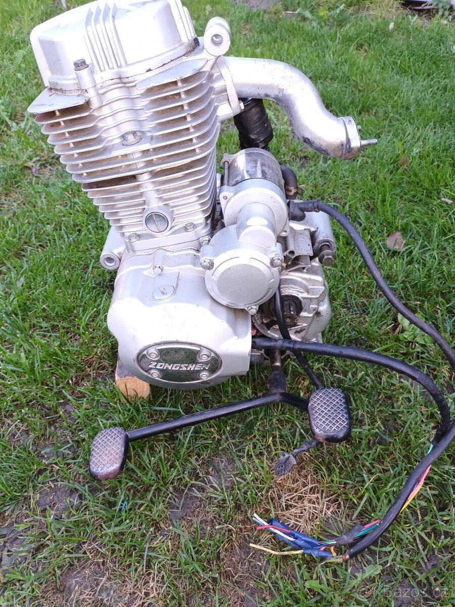 Shineray 250 STXE - kompletní motor