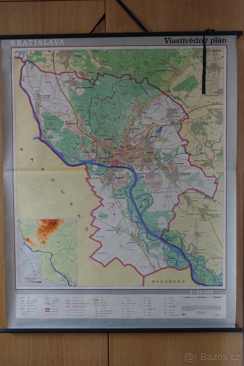 Mapa, školní školská mapa, nástěnná nástenná mapa Bratislava