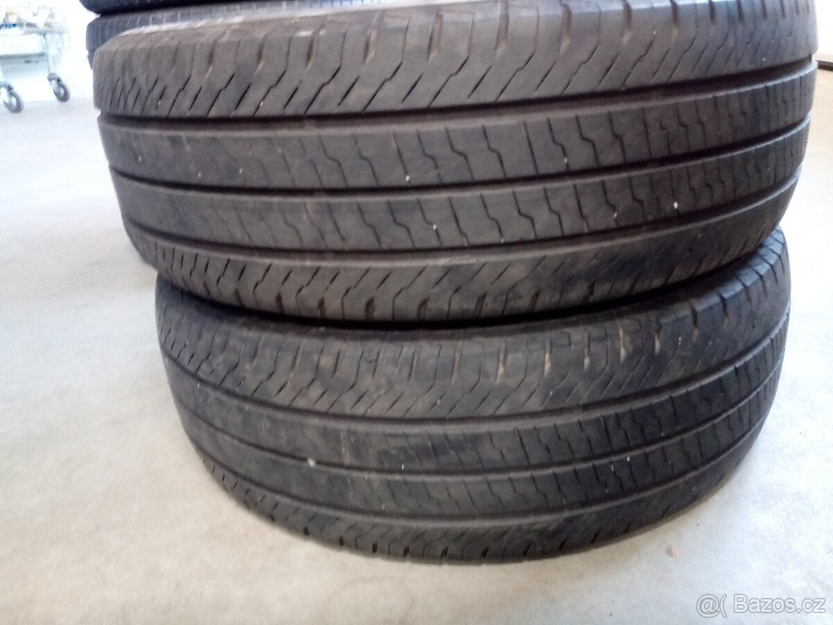 2 kusy let. pneu Continental rozměr 215/60 R 17 C