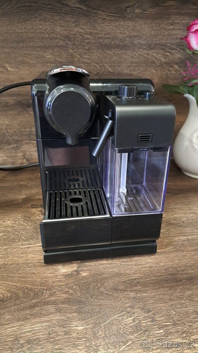 Kapslovy kavovar Delonghi