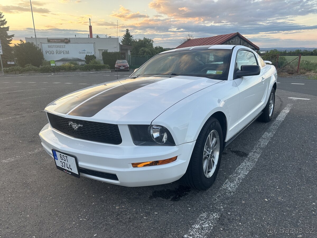 FORD MUSTANG 4.0 V6, PĚKNÝ STAV