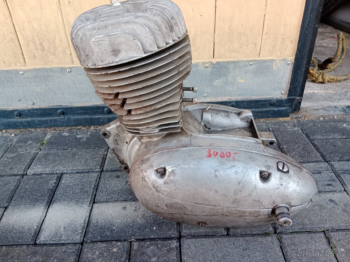 Motor Jawa 250/559